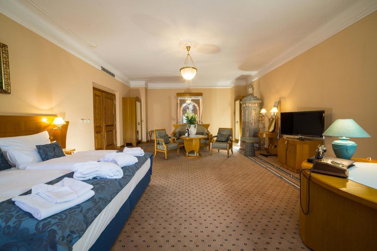 Hotel Three Lilies Inkl Aquaforum Františkovy Lázně Exteriör bild