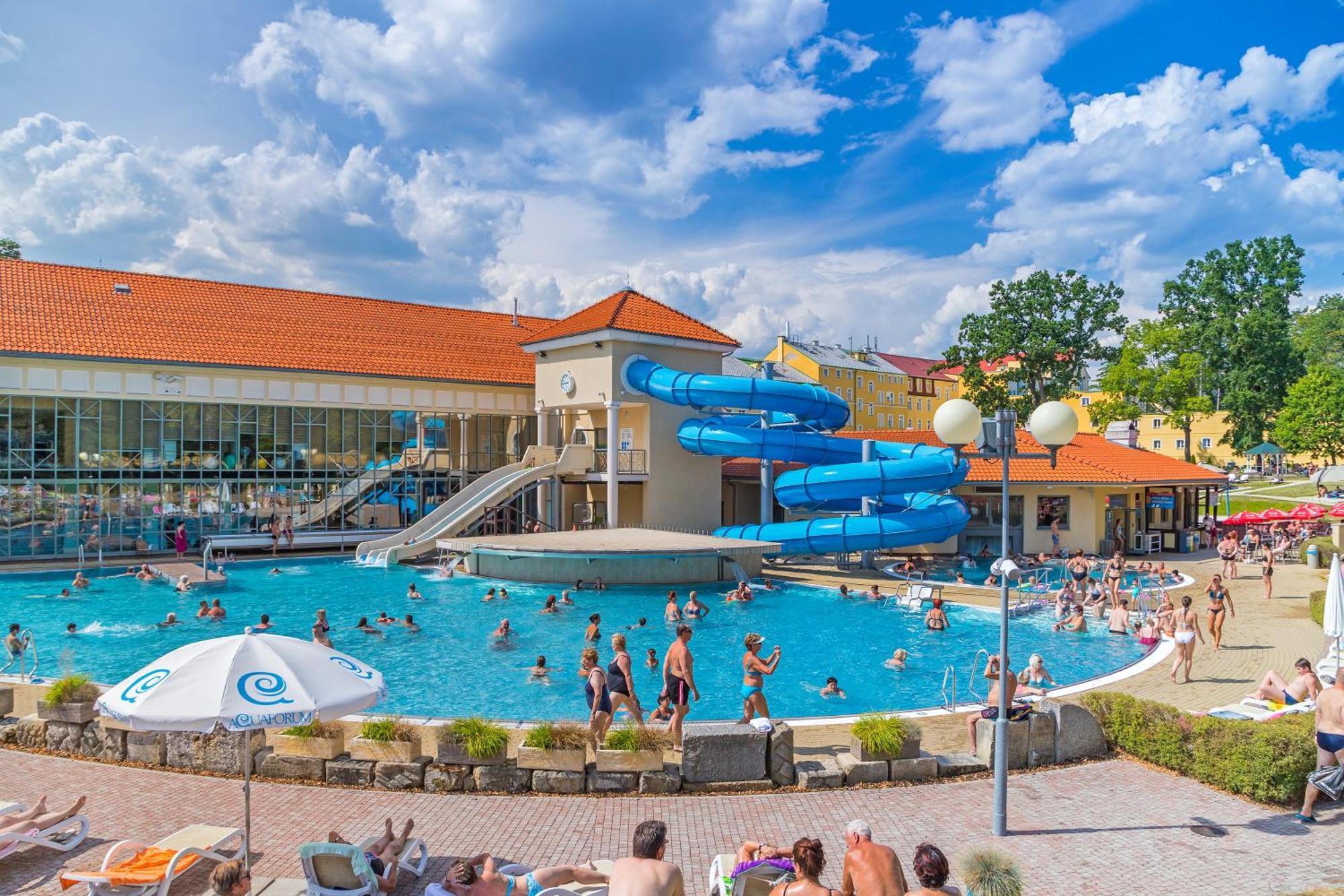 Hotel Three Lilies Inkl Aquaforum Františkovy Lázně Exteriör bild