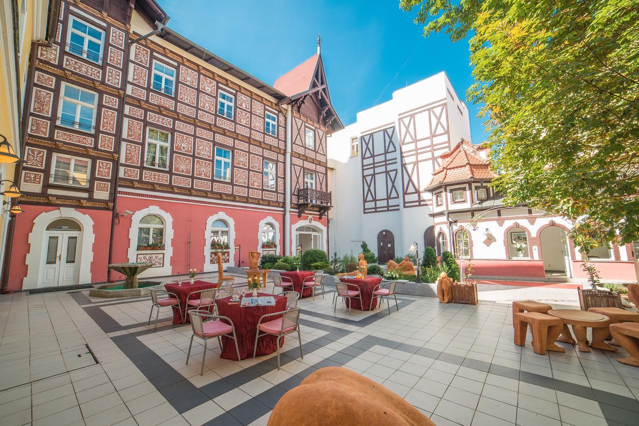 Hotel Three Lilies Inkl Aquaforum Františkovy Lázně Exteriör bild