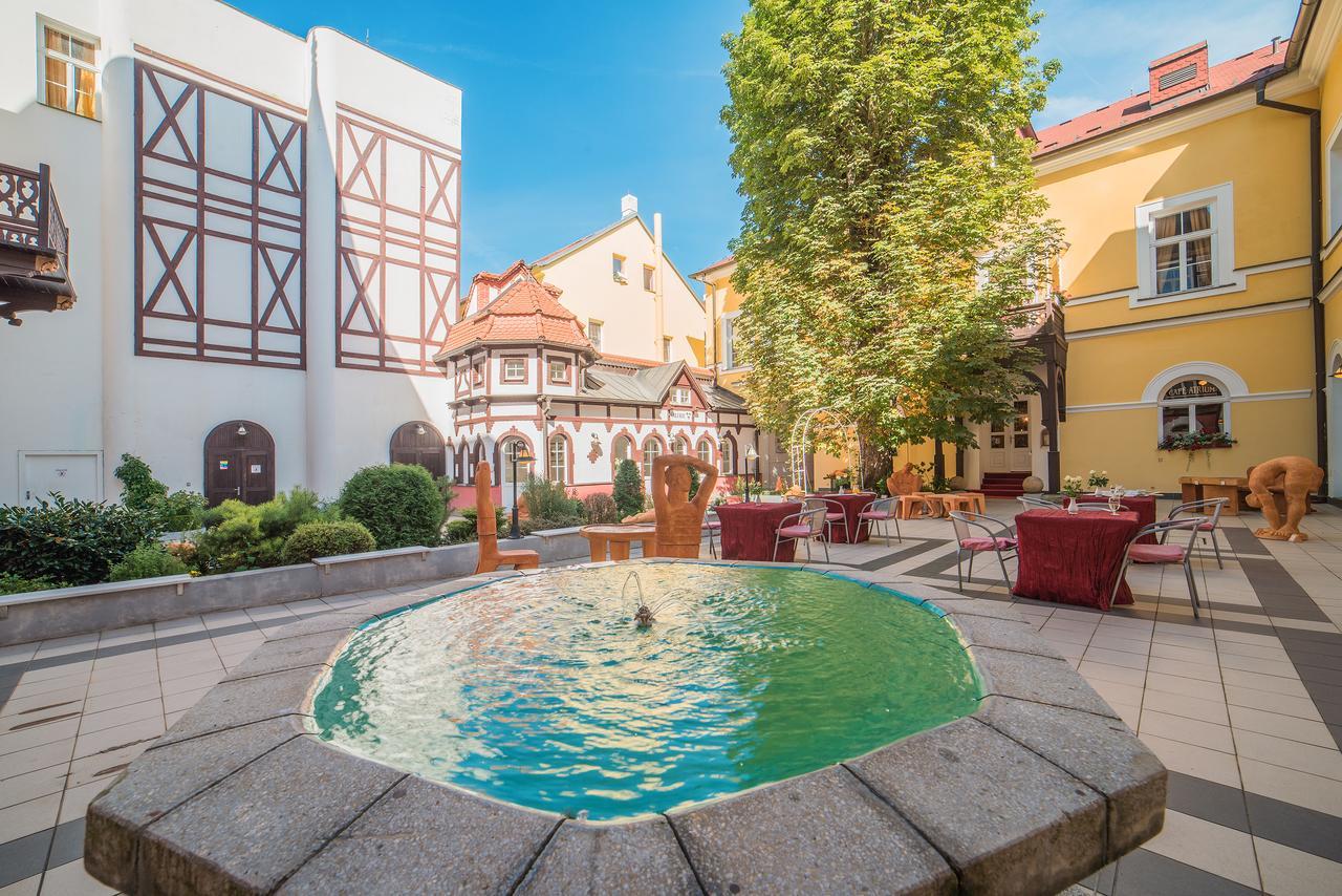 Hotel Three Lilies Inkl Aquaforum Františkovy Lázně Exteriör bild
